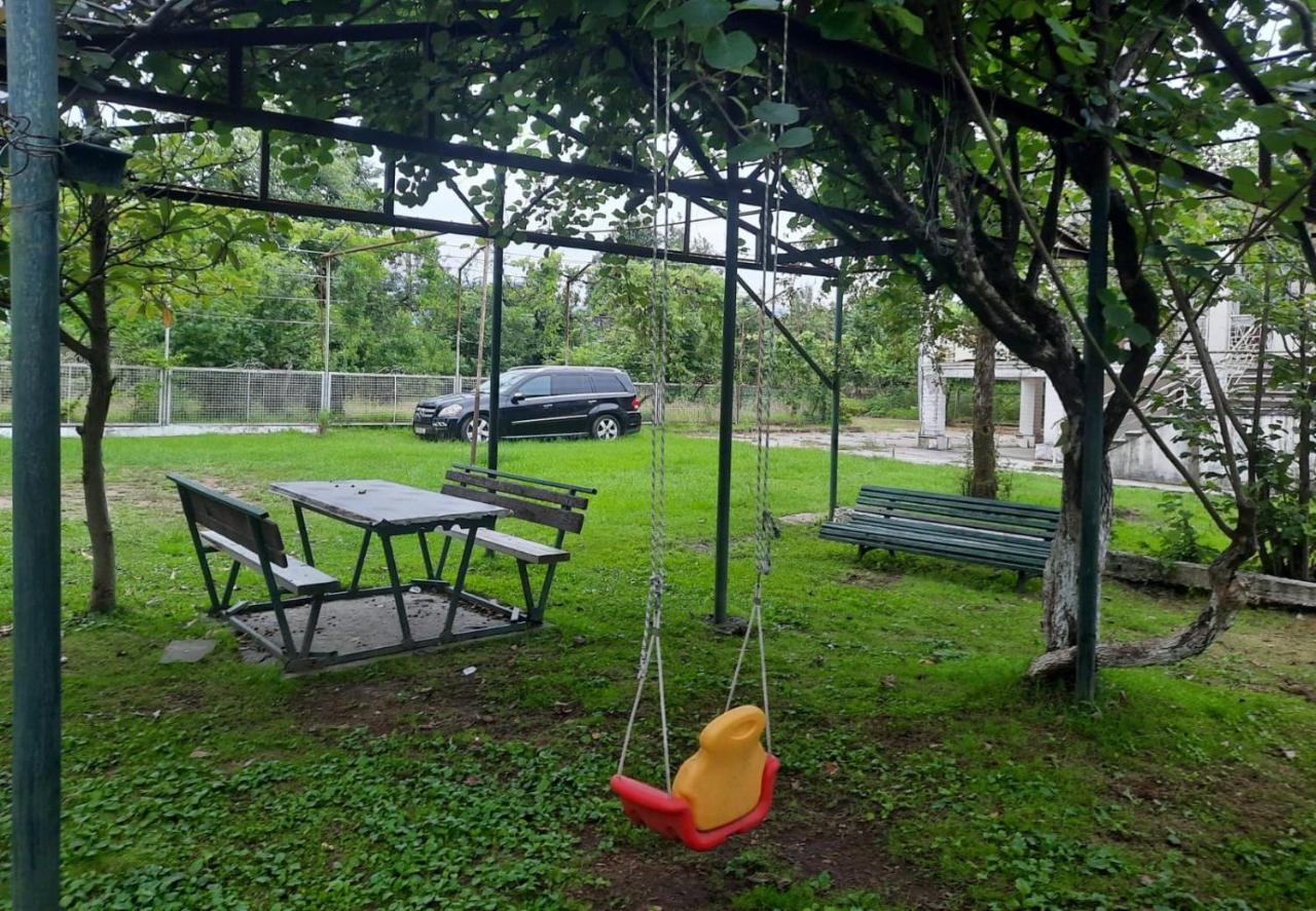 Kobuleti 4-Bedroom Apartment エクステリア 写真